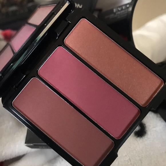 Eve Pearl Makeup Set Foundation, Concealer, Blush Trio, Lipstick & Brushes Deep - Picture 10 of 12